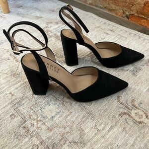 Journee Collection Tyyra Pump - black pointed closed toe, block heel 7.5 WIDE